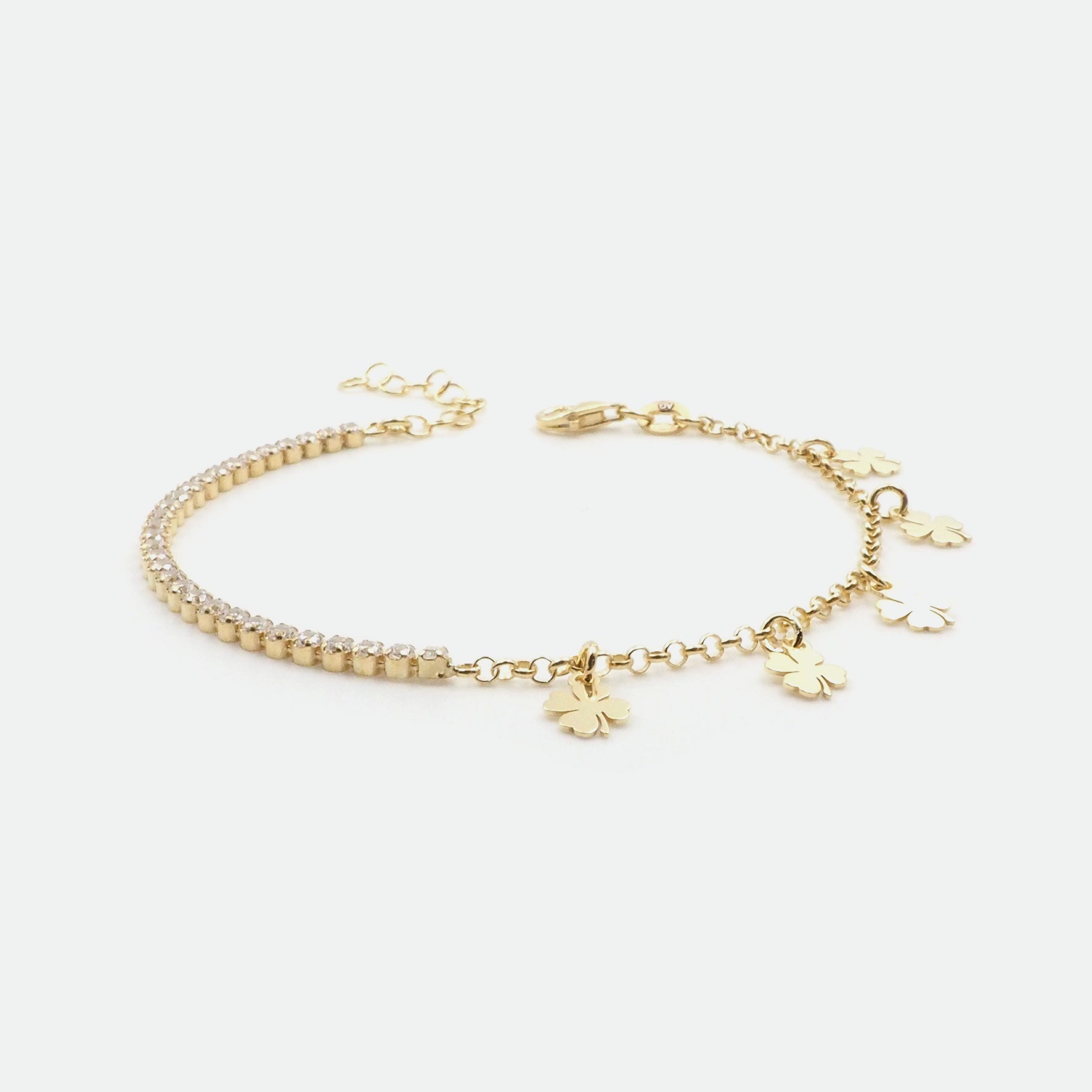 Silber Armbaender fuer Damen jetzt kaufen in unserem Onlineshop oder vor Ort in unserer Filiale in Basel